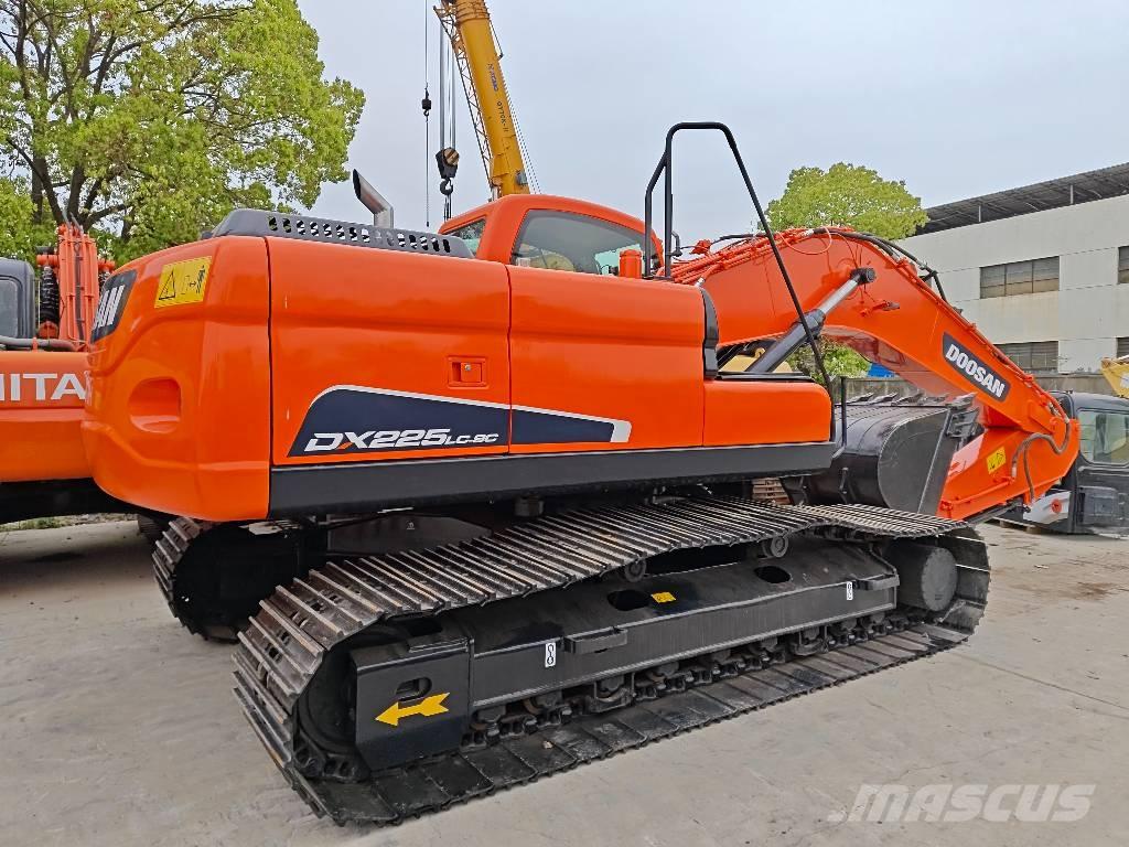 Doosan DX 225 LC Bageri gusjeničari