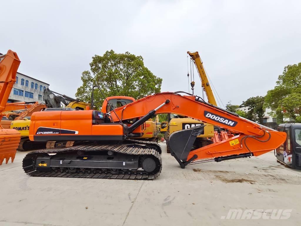 Doosan DX 225 LC Bageri gusjeničari