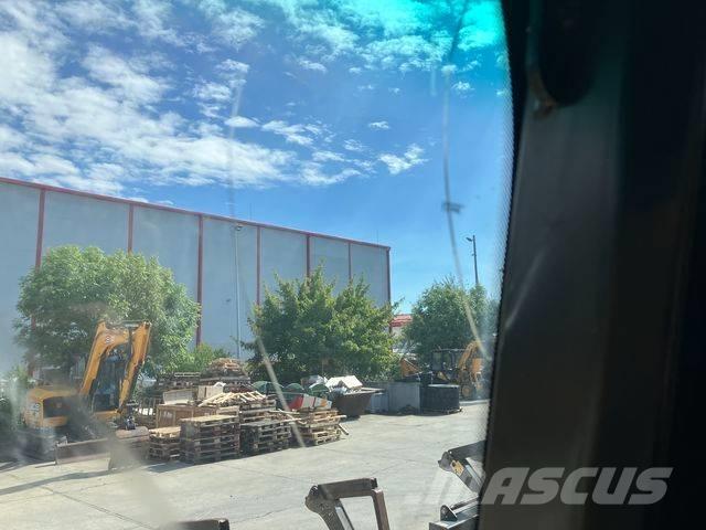 JCB 4CX AEC Utovarni rovokopači