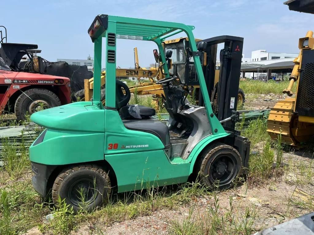 Mitsubishi FD 30 N Dizelski viličari