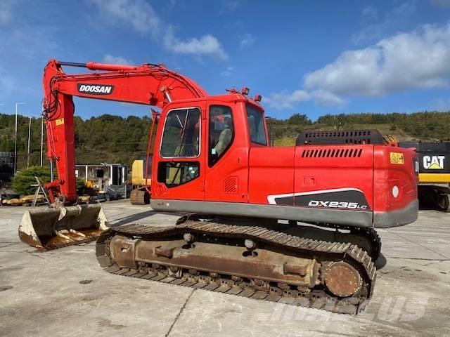 Doosan DX 235 LC Bageri gusjeničari