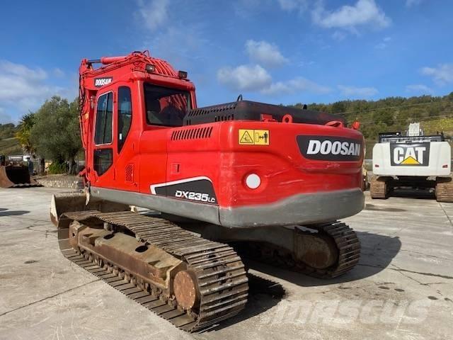 Doosan DX 235 LC Bageri gusjeničari