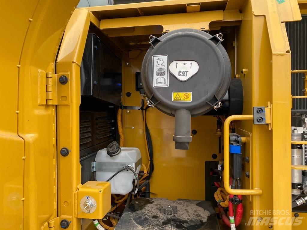 CAT 323D3 Bageri gusjeničari