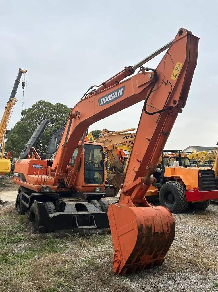 Doosan DH 210 W-7 Bageri na kotačima