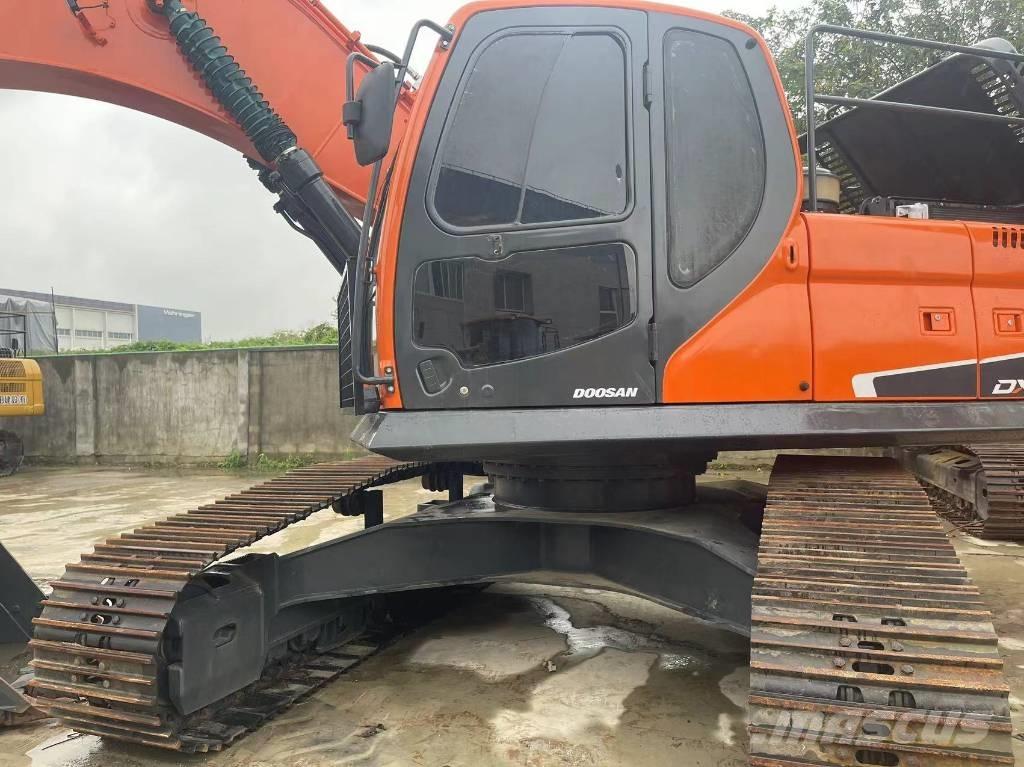 Doosan DX 300 LC Bageri gusjeničari