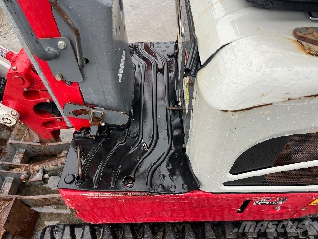 Takeuchi TB 210 R Mini bageri <7t