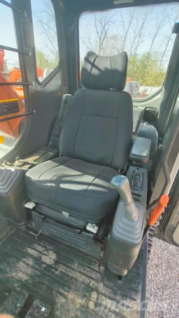 Hitachi ZX 210-3 Bageri gusjeničari