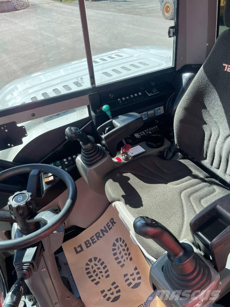 Takeuchi TB 295 W Bageri na kotačima