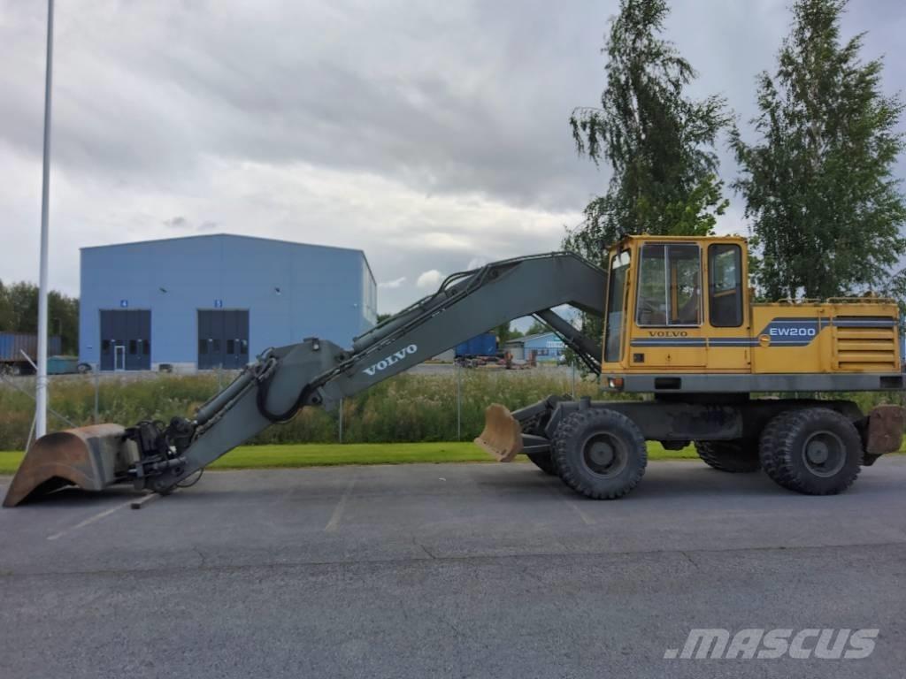 Volvo EW 200 Bageri na kotačima