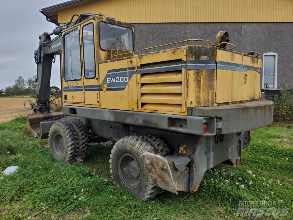 Volvo EW 200 Bageri na kotačima