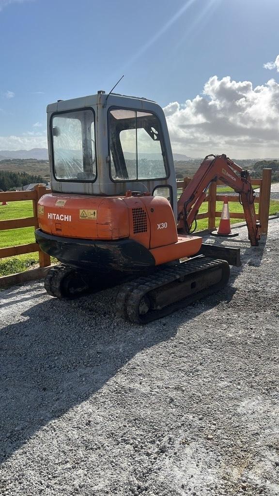 Hitachi Ex30-1 Mini bageri <7t