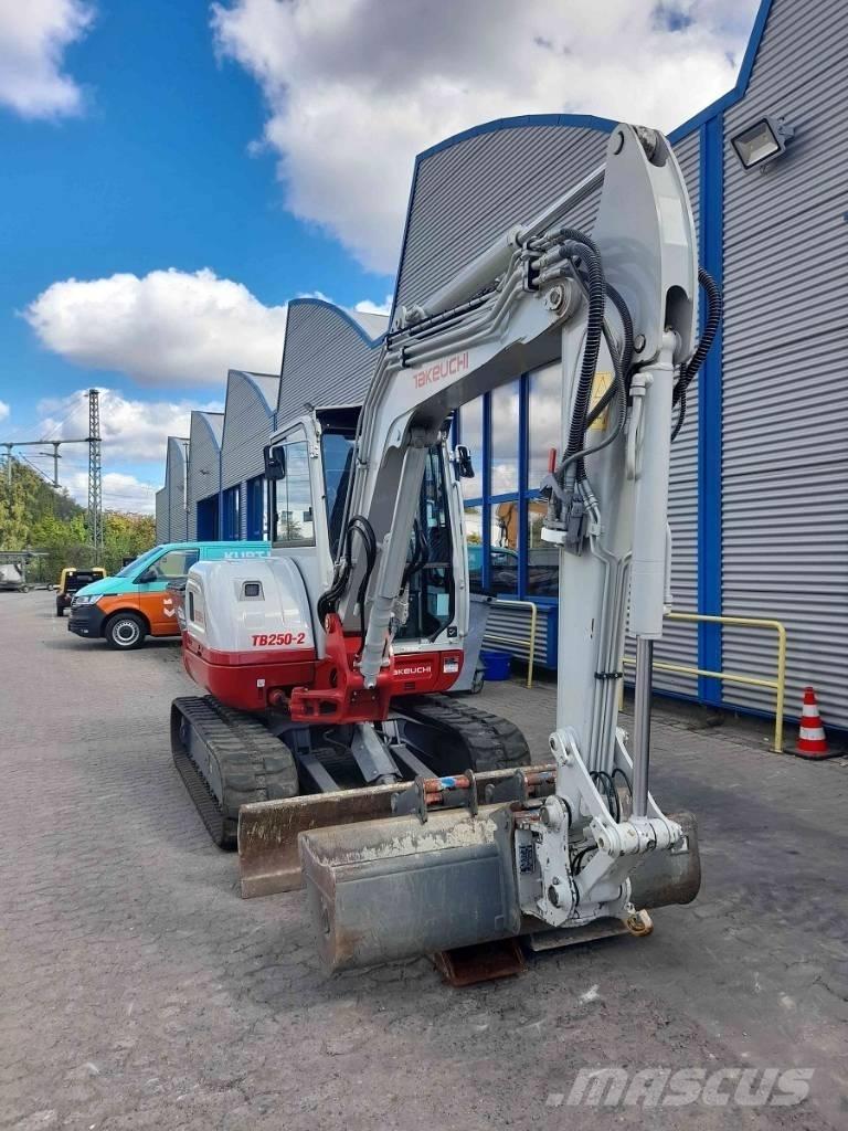 Takeuchi TB 250-2 Mini bageri <7t