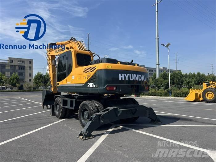 Hyundai R210W-9 Bageri na kotačima