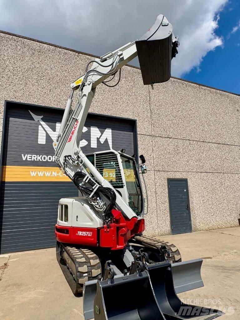 Takeuchi TB 257 FR Mini bageri <7t