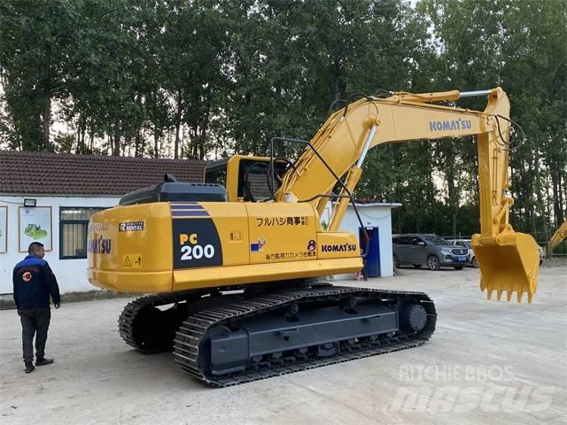 Komatsu PC200-8 Bageri gusjeničari