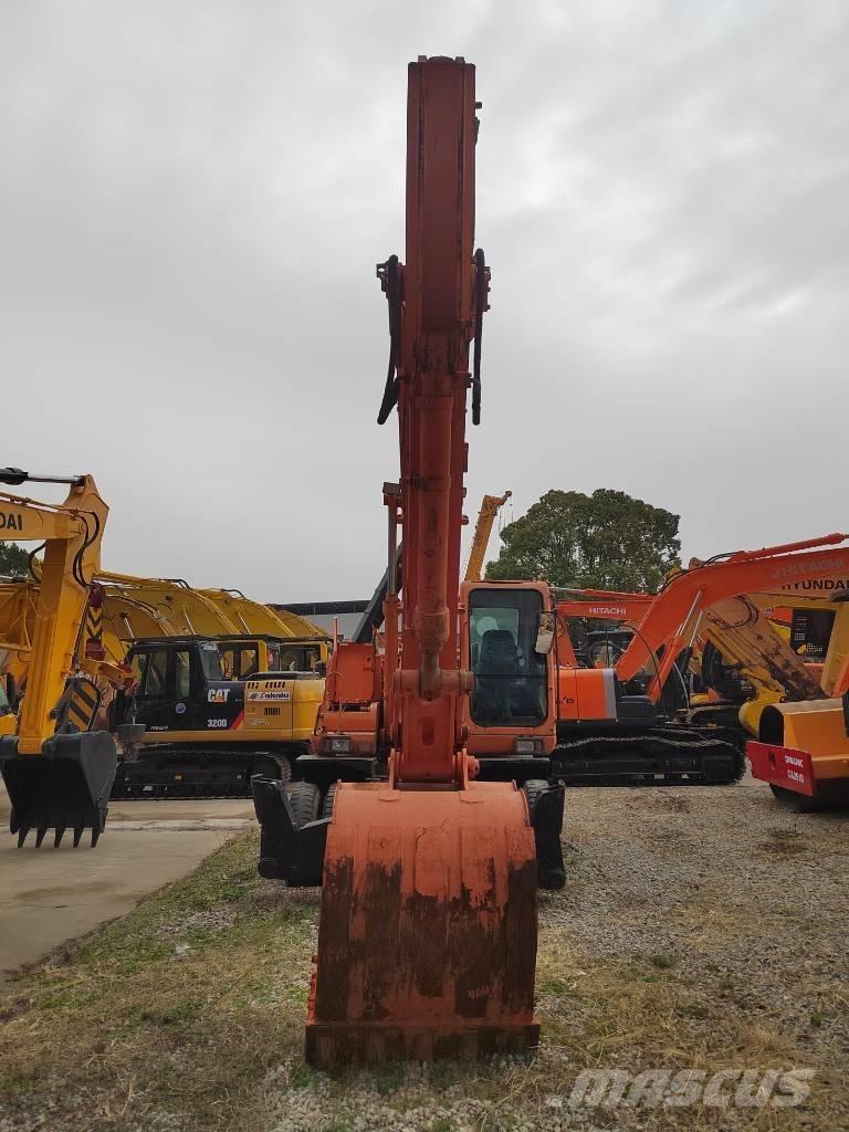 Doosan DH 210 W-7 Bageri na kotačima