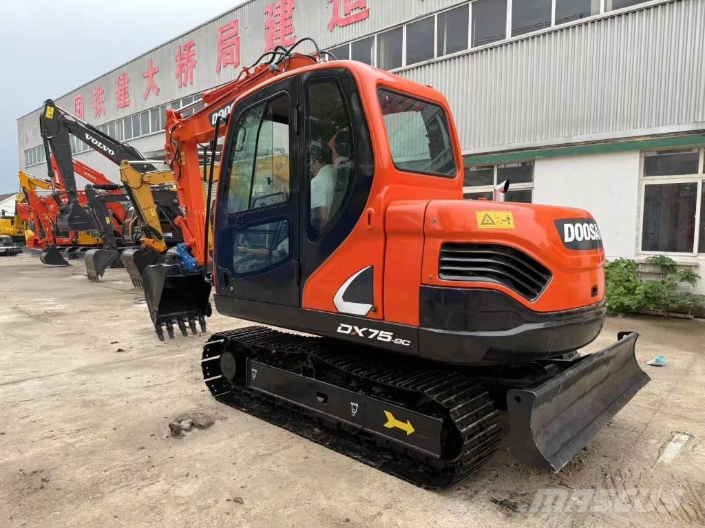 Doosan DX 75 Bageri gusjeničari
