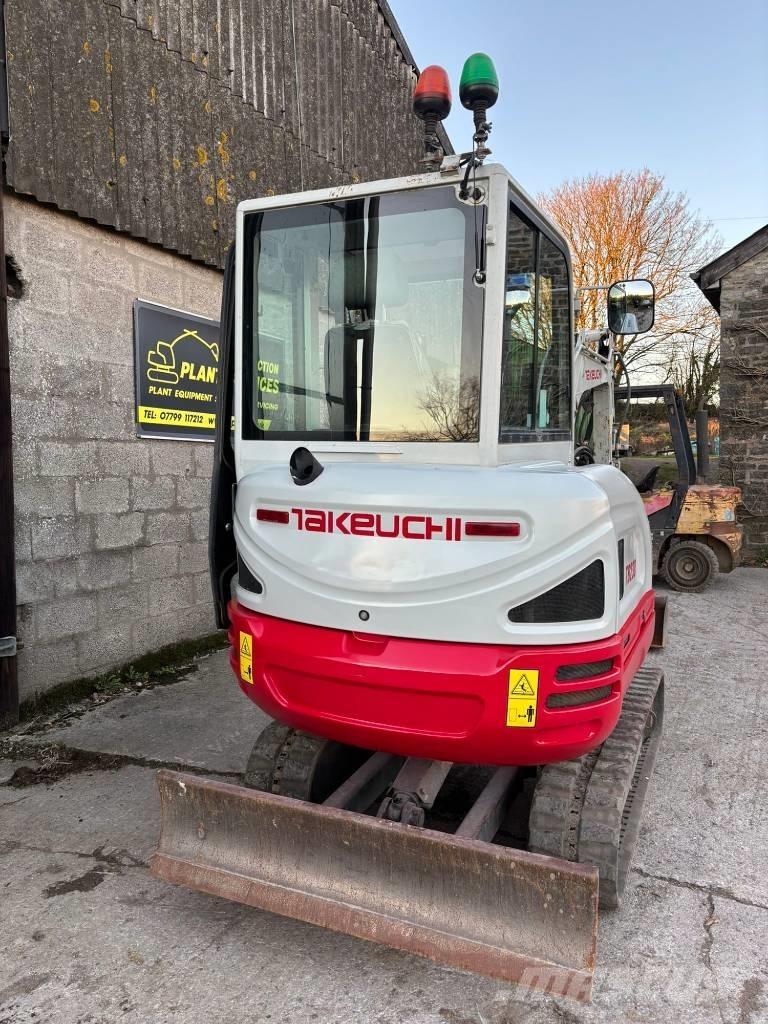 Takeuchi TB 230 Mini bageri <7t