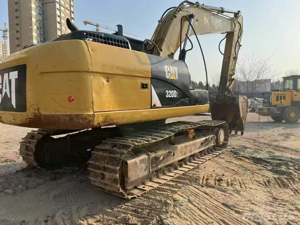 CAT 320 D2 Bageri gusjeničari