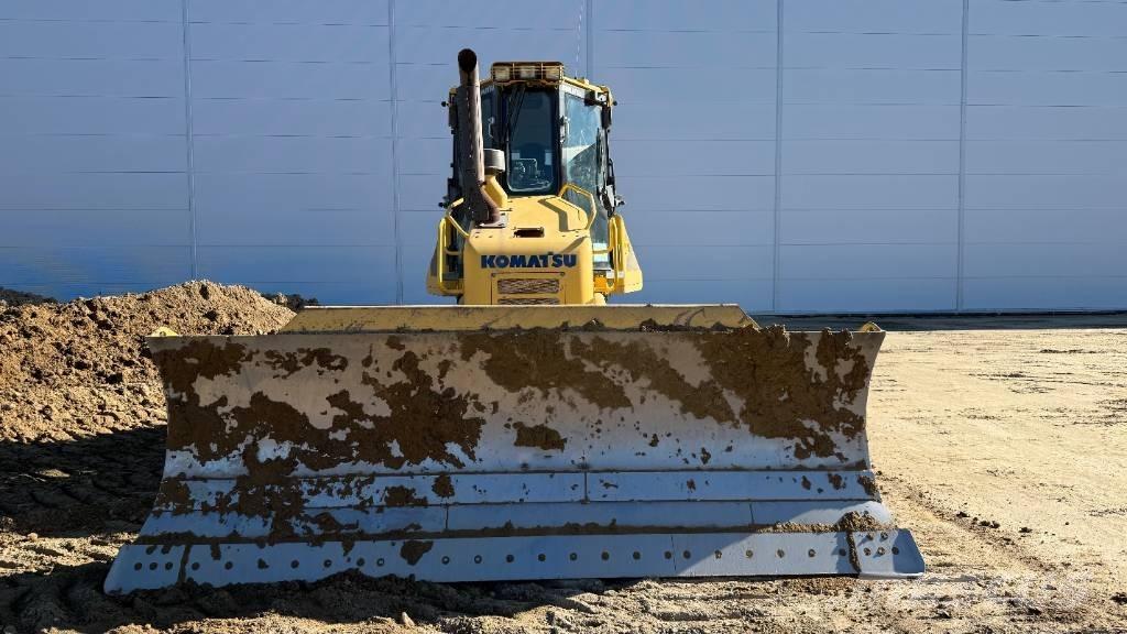 Komatsu D 61 PXI-23 Buldožeri gusjeničari