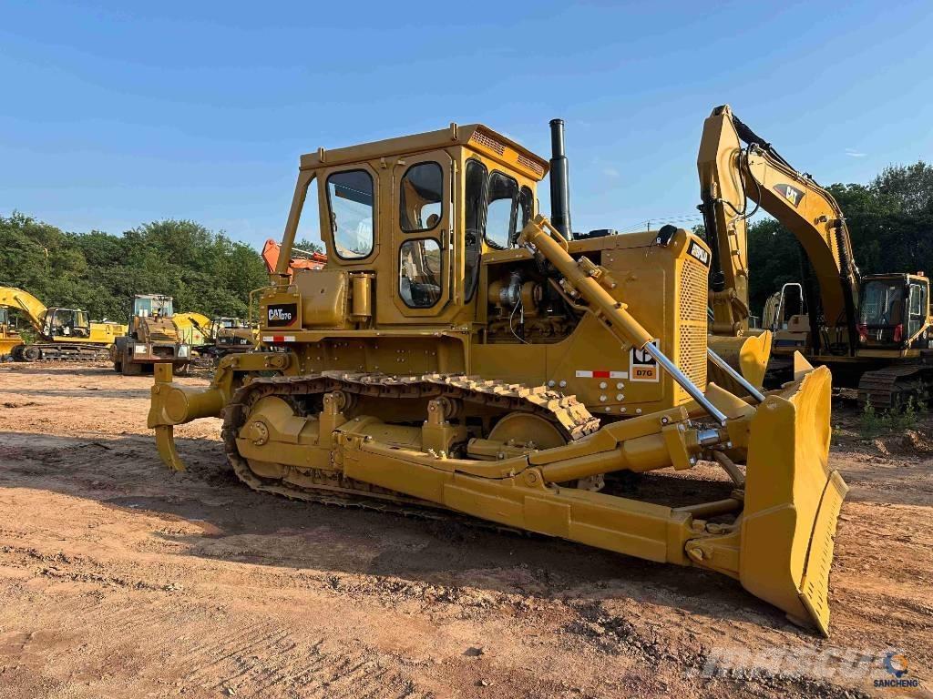 CAT D 7 G Buldožeri gusjeničari