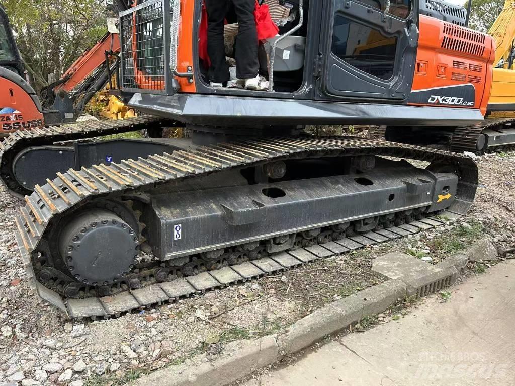 Doosan DX 300 Bageri gusjeničari