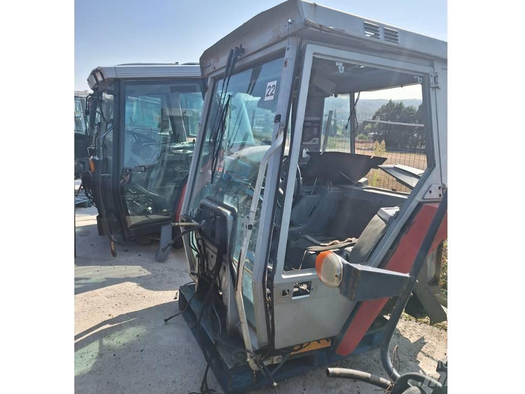 Massey Ferguson 3080 Kabine i unutrašnjost
