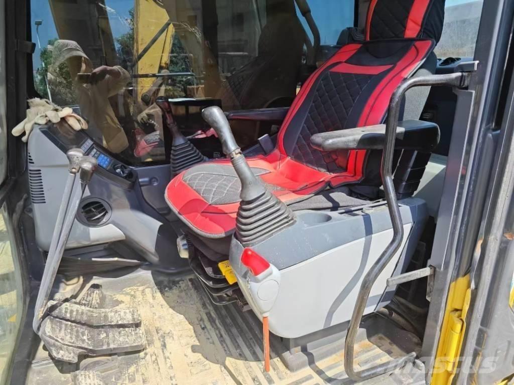 Komatsu PC 450-8 Bageri gusjeničari