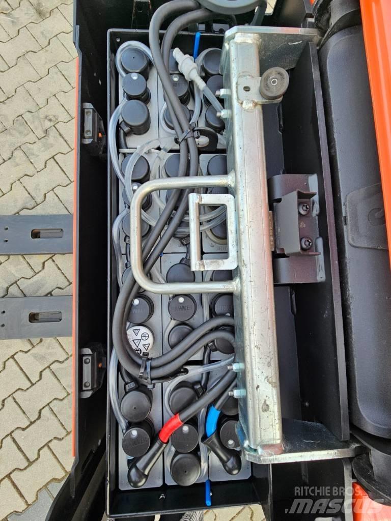 BT LPE 200 Nisko podizni električni viličar sa platformu