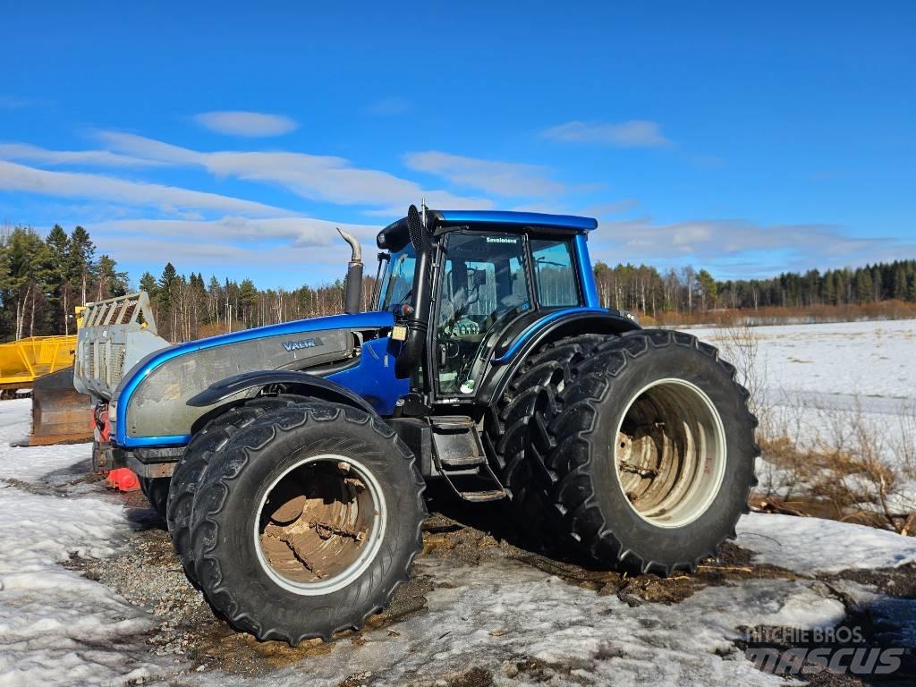 Valtra T 171 Traktori