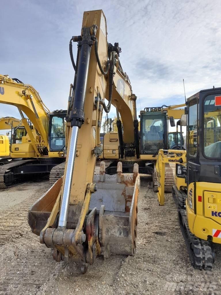 CAT 323 D Bageri gusjeničari