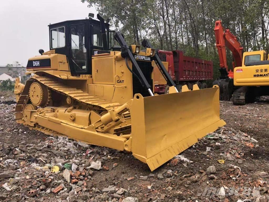 CAT D6H Buldožeri gusjeničari