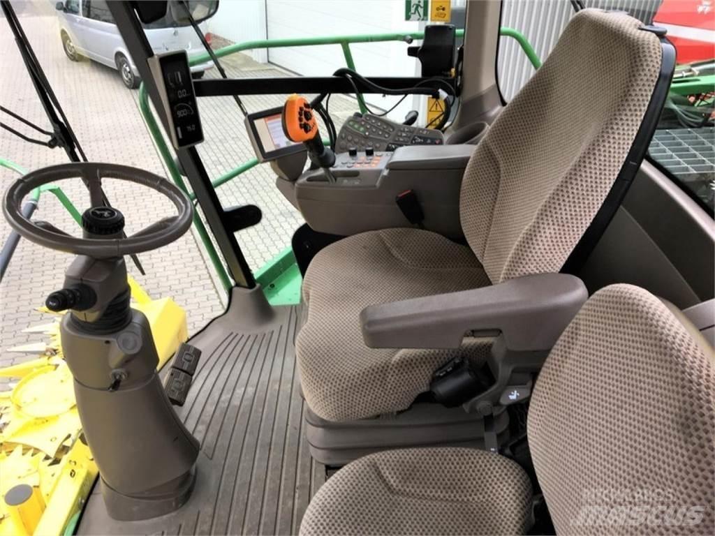 John Deere 8300i Strojevi za krmu na vlastiti pogon
