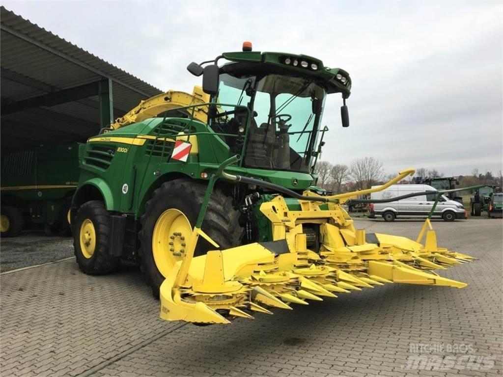 John Deere 8300i Strojevi za krmu na vlastiti pogon