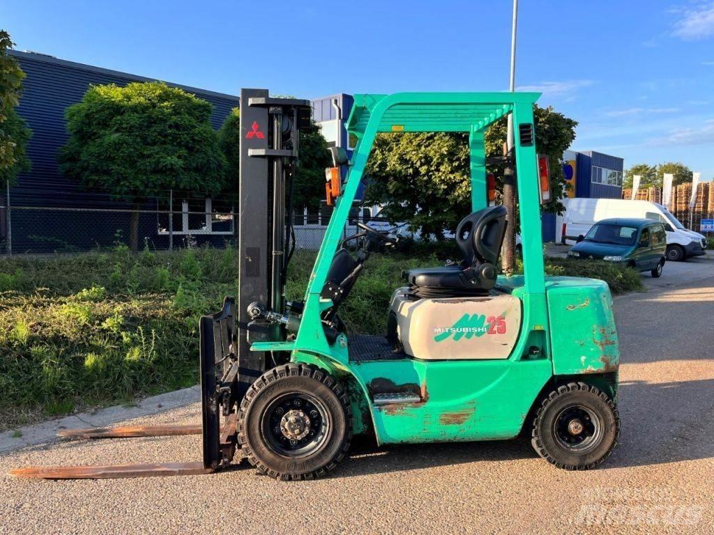 Mitsubishi FD25 Dizelski viličari