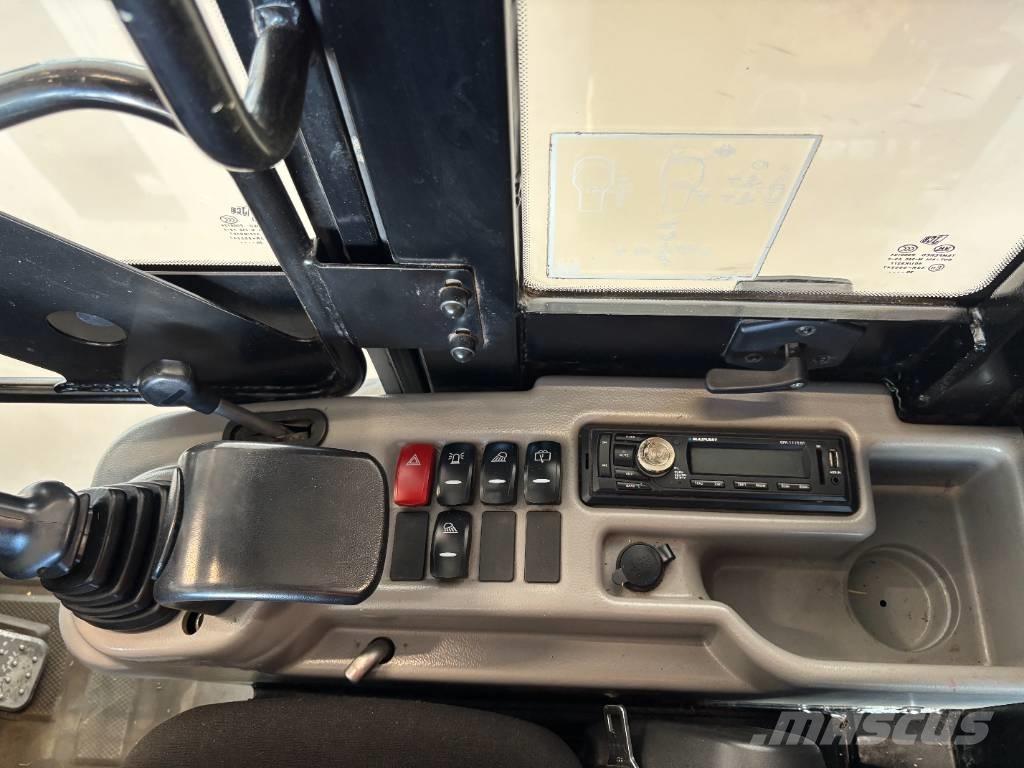 JCB 403 Višenamjenski utovarivači