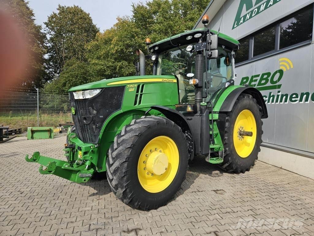John Deere 7250R Traktori