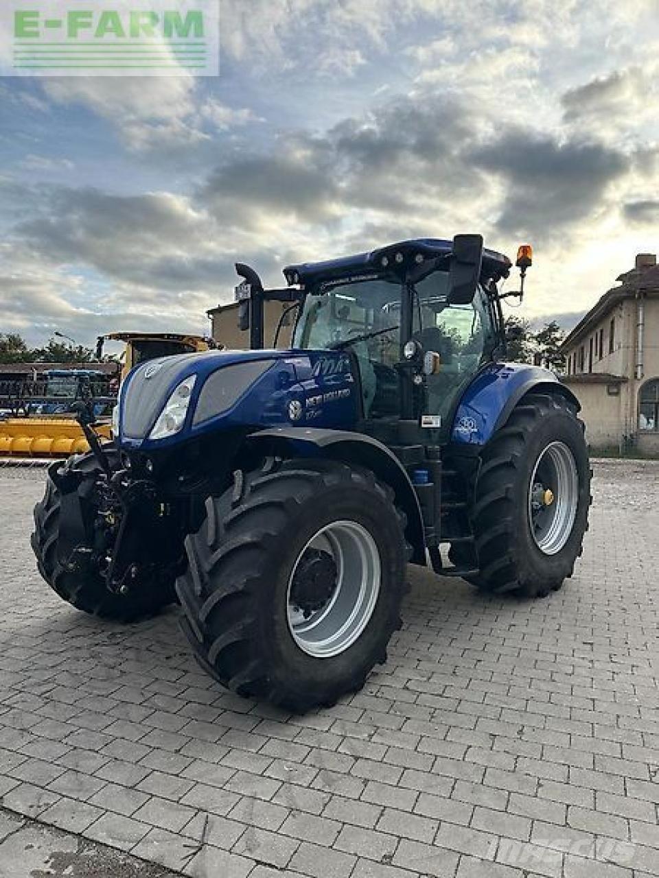 New Holland t7.270 Traktori