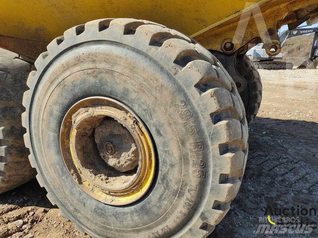 Komatsu HM400 Zglobni demperi