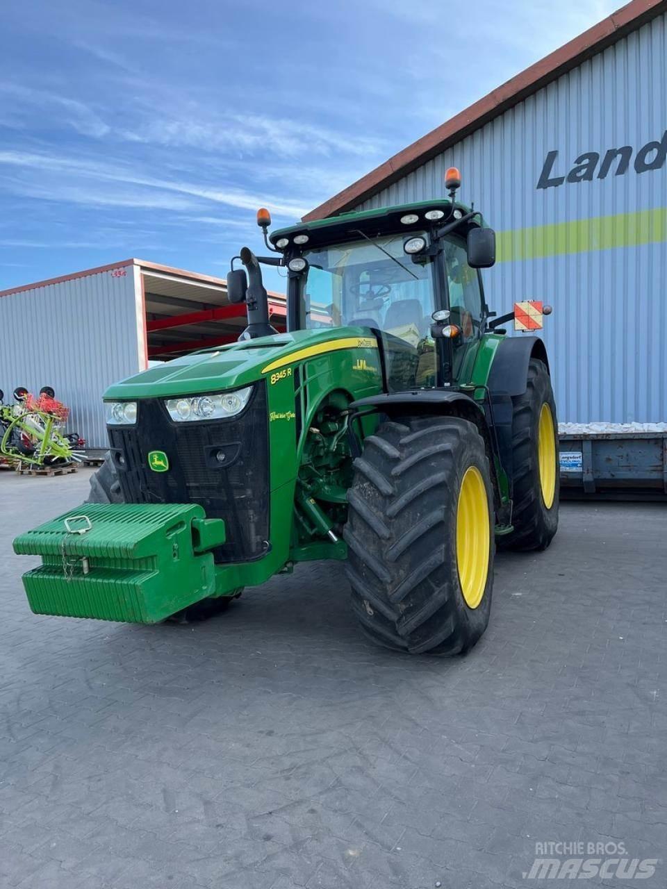 John Deere 8345R Traktori