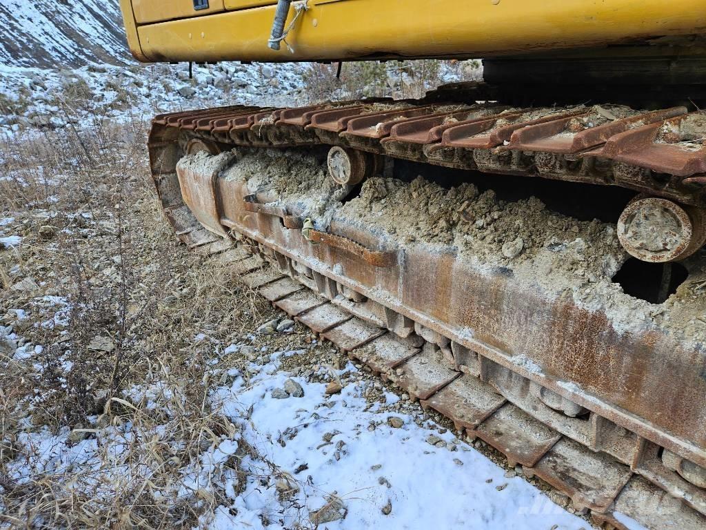 CAT 330 Bageri gusjeničari