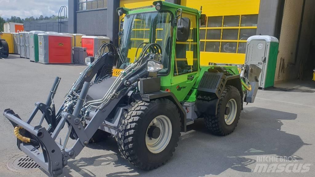 LM Trac 586 Utovarivači na kotačima