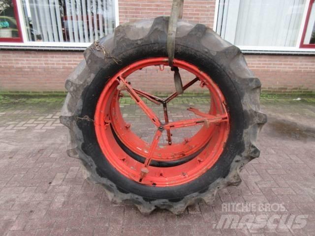 Goodyear 13.6/36 Gume, kotači i naplatci