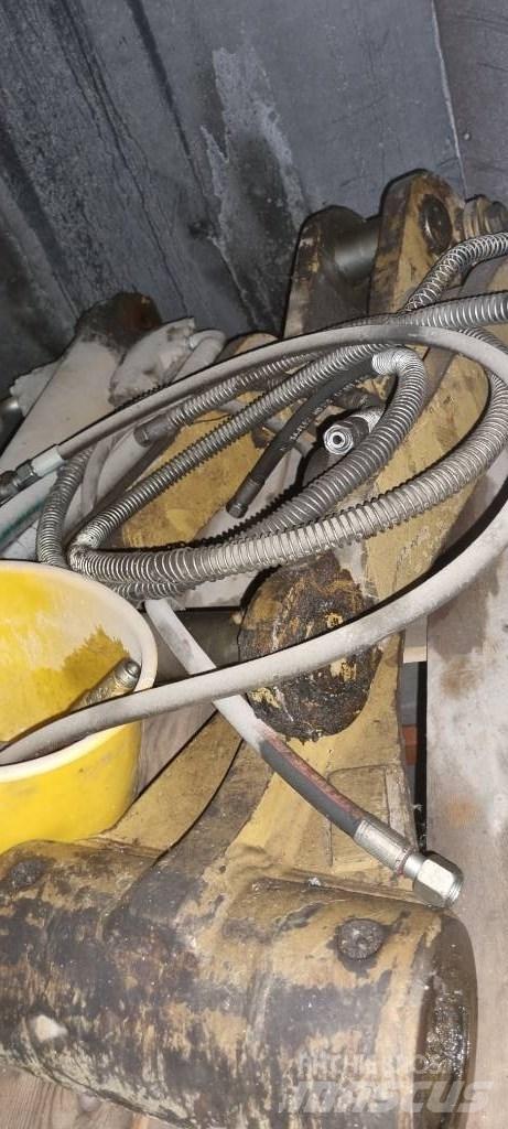 CAT M 318 Bageri za manipuliranje materijalom / otpadom