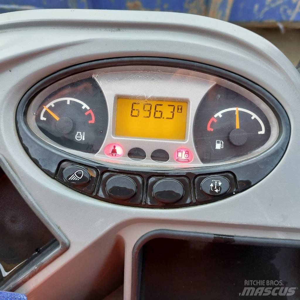 Doosan DX 17 Bageri na kotačima