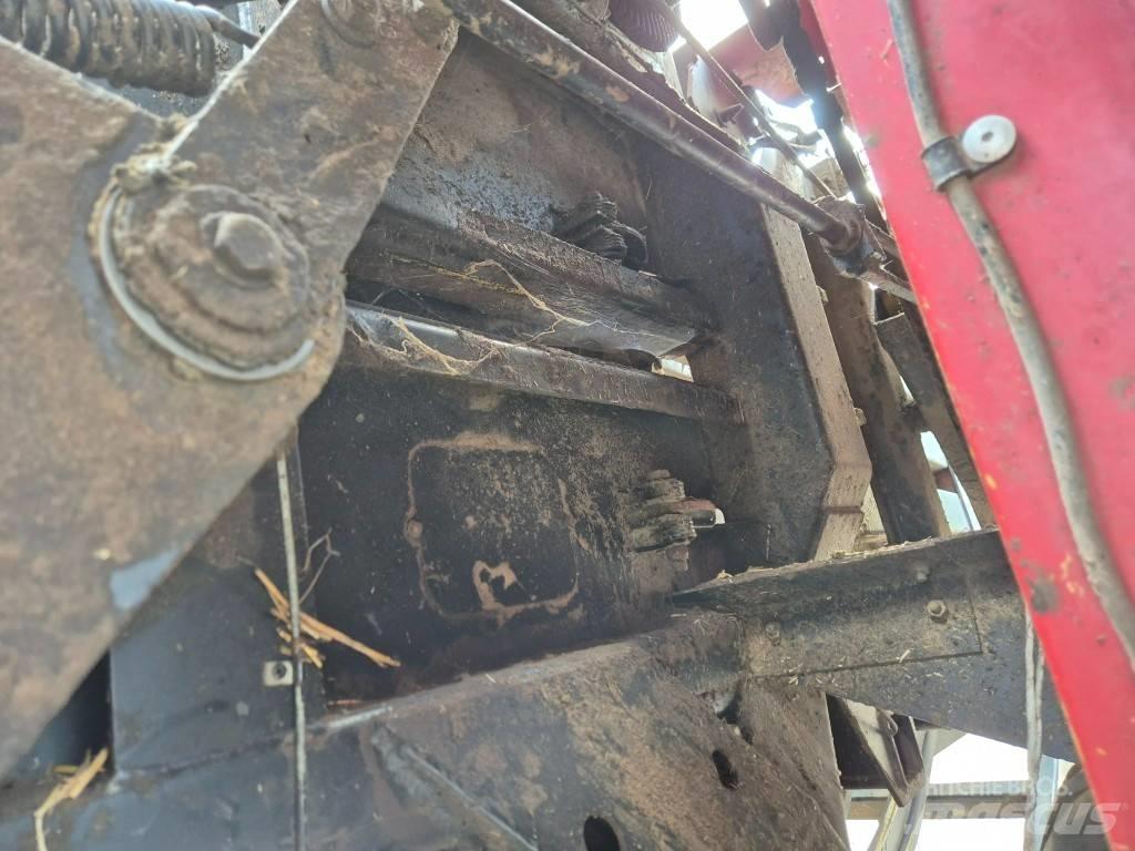 New Holland D1010 Balirke za kockaste bale