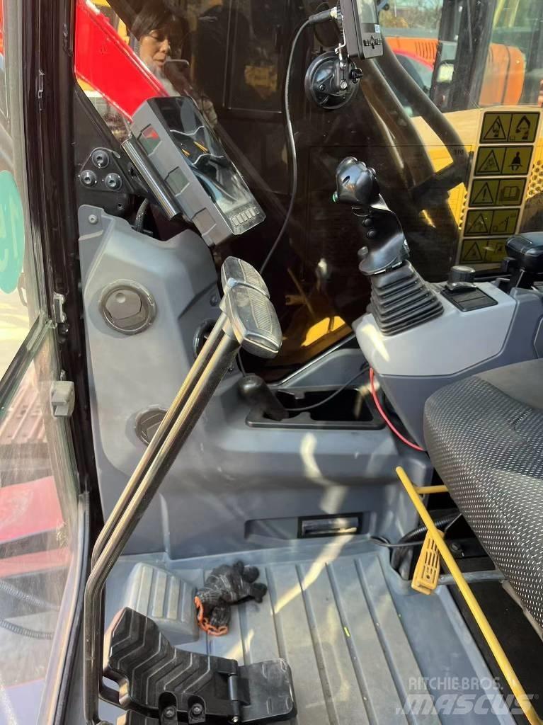 CAT 310 Bageri gusjeničari