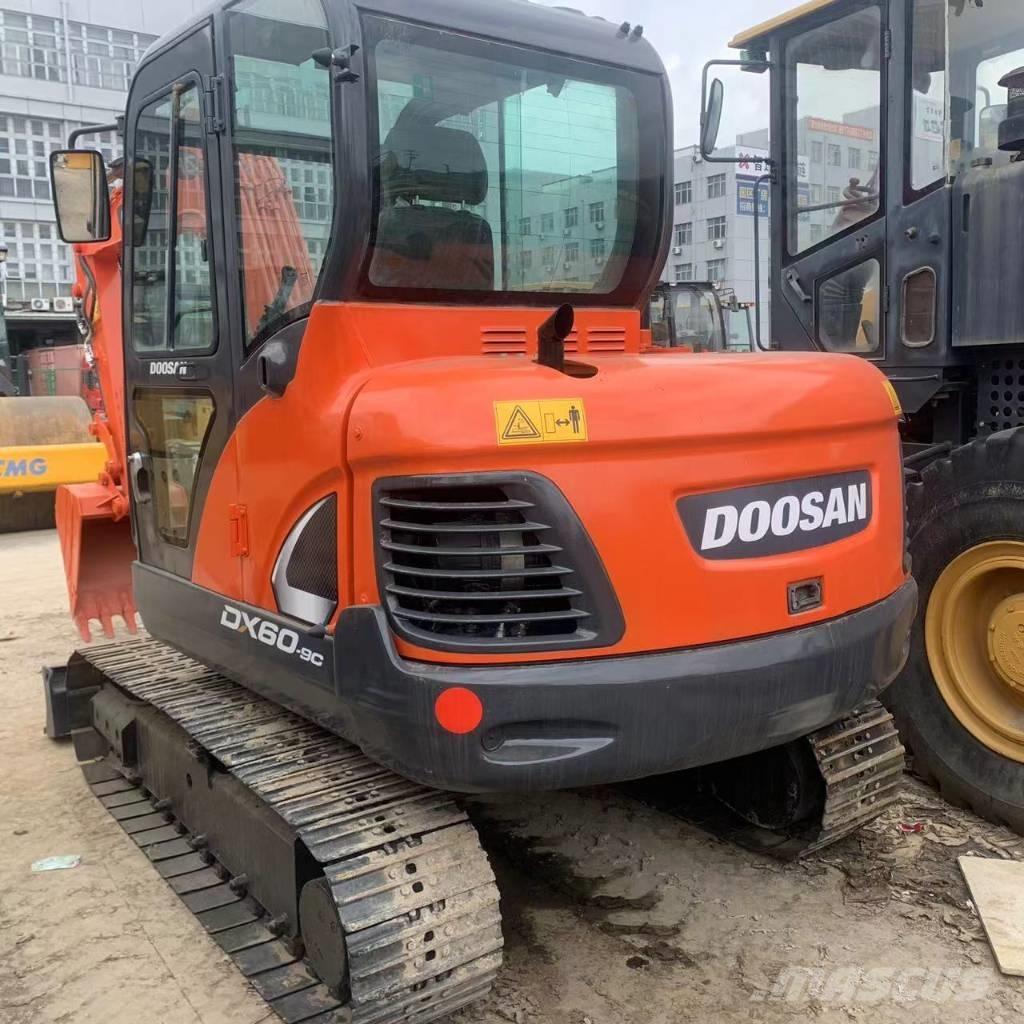 Doosan DX60 Midi bageri 7t – 12t