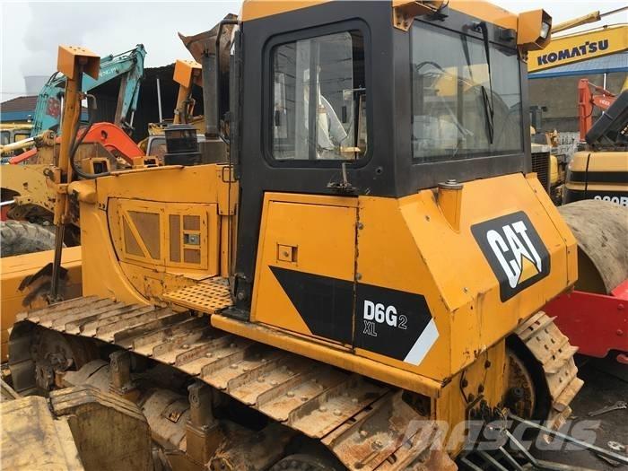 CAT D 6 G Buldožeri gusjeničari