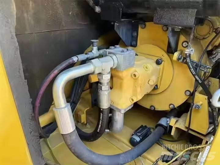 CAT 307 Bageri gusjeničari